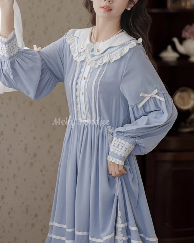 夢見がちな青のワンピース