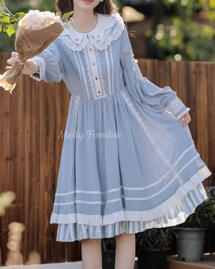 夢見がちな青のワンピース