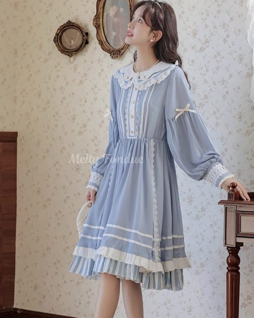 夢見がちな青のワンピース