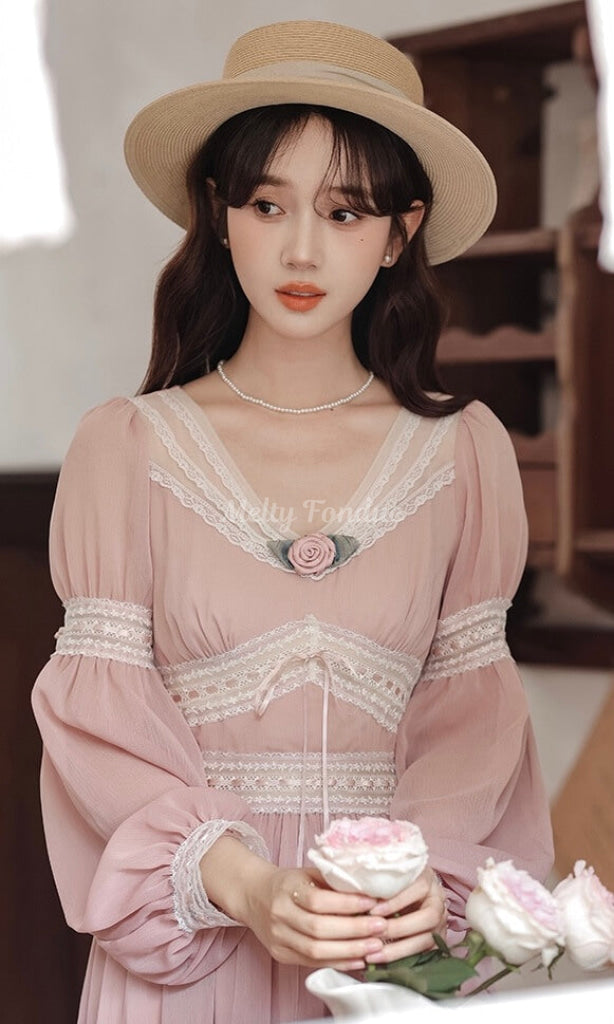 公式】《可憐さと上品さを、ひとつに。》薔薇に隠された秘密ワンピース