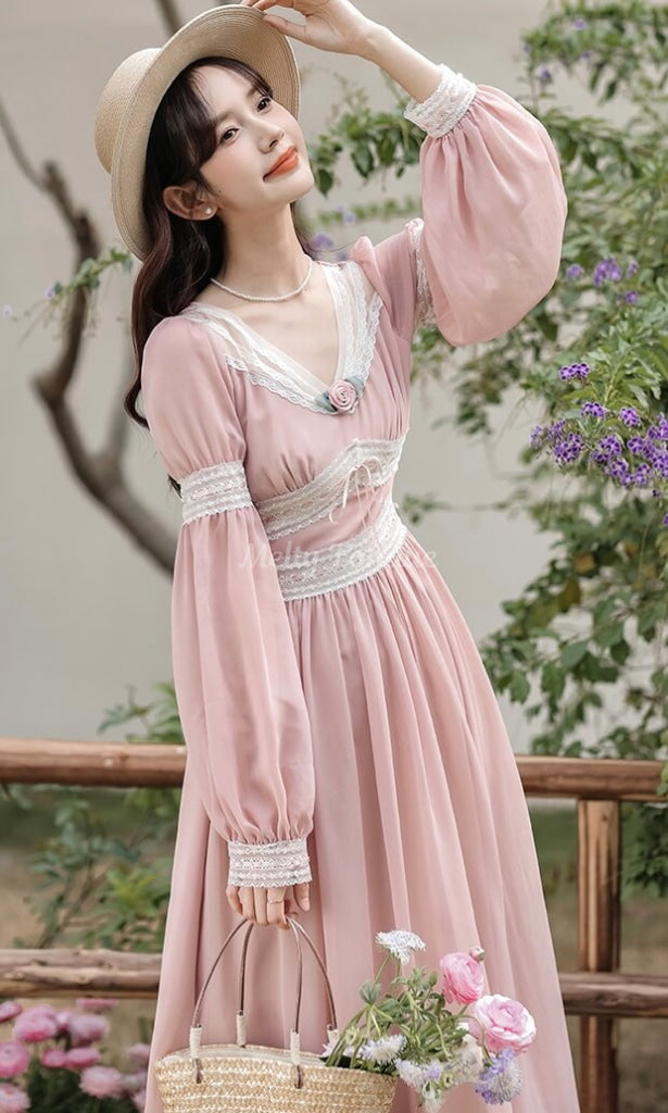 公式】《可憐さと上品さを、ひとつに。》薔薇に隠された秘密ワンピース