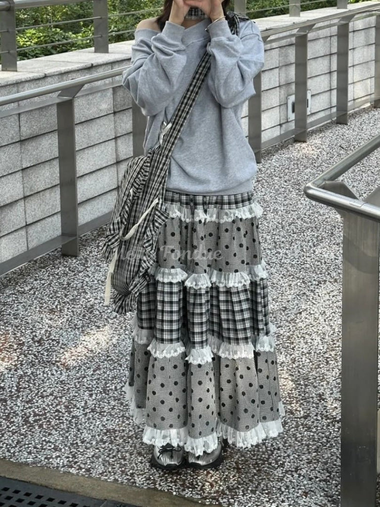 魅惑の少女の秘密スカート