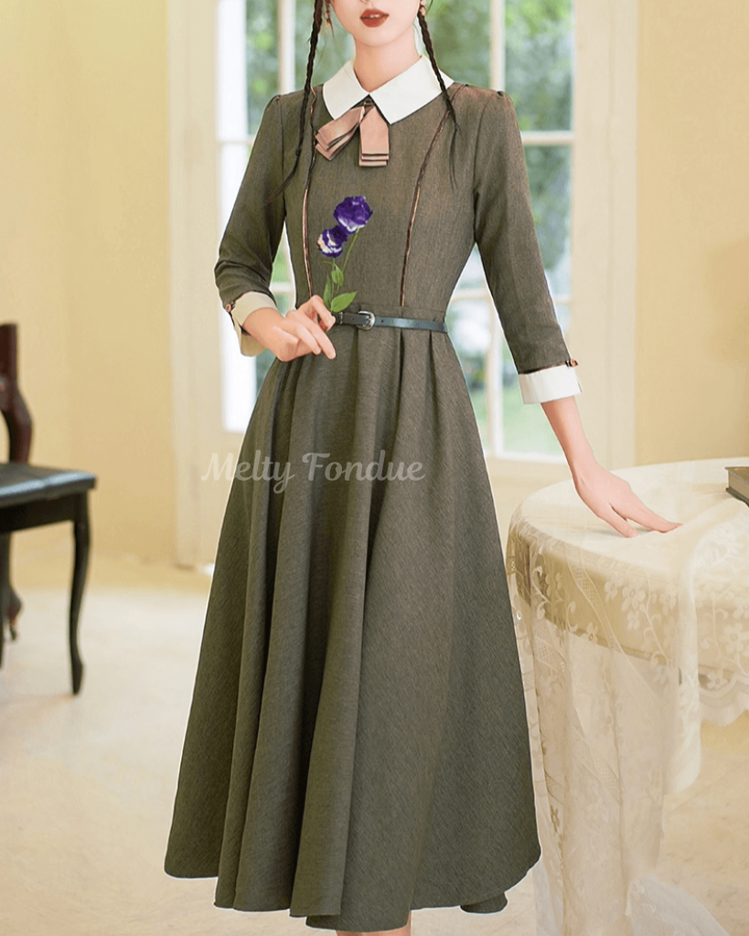 木漏れ日の午後のクラシックワンピース