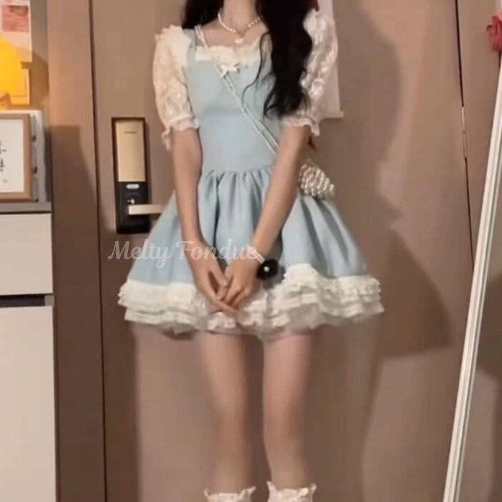 馬車の迎えを待つお姫様のワンピース