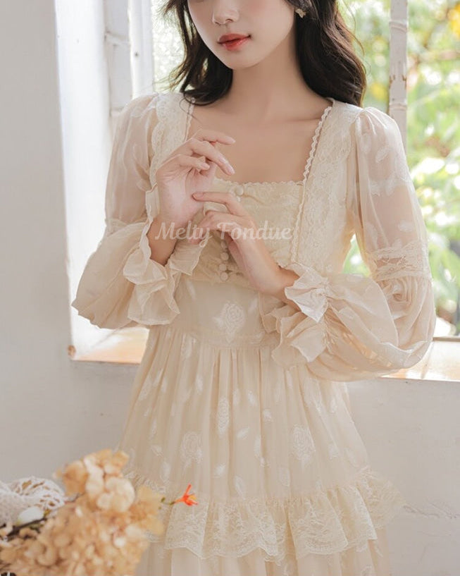 物語に迷い込んだお姫様のワンピース