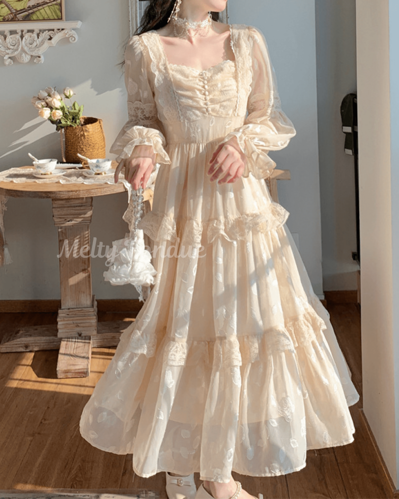 物語に迷い込んだお姫様のワンピース