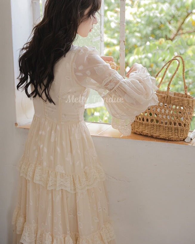 物語に迷い込んだお姫様のワンピース