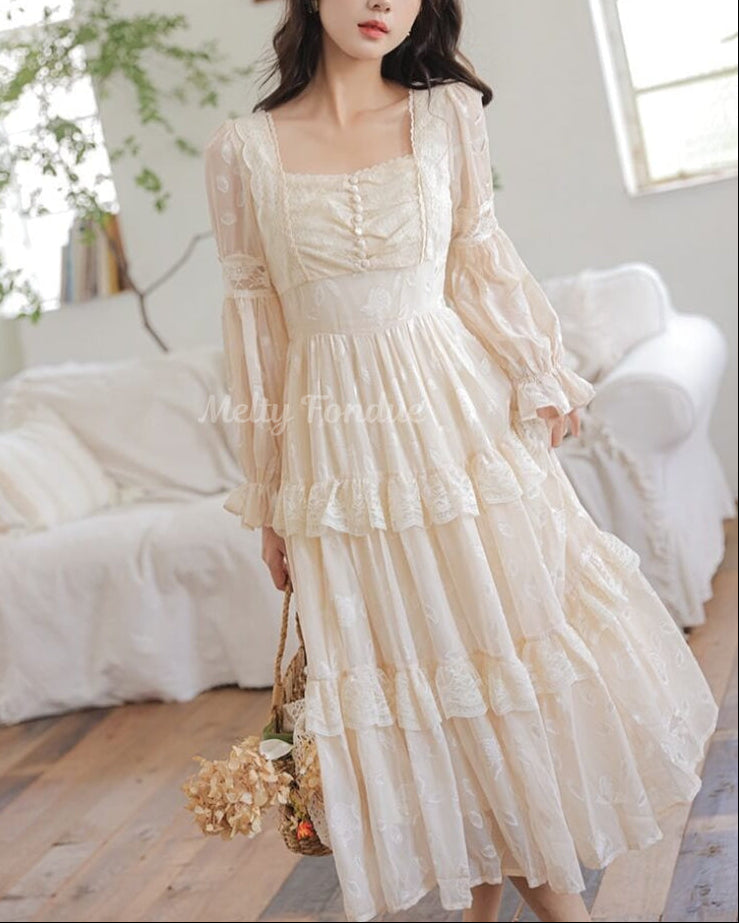 物語に迷い込んだお姫様のワンピース