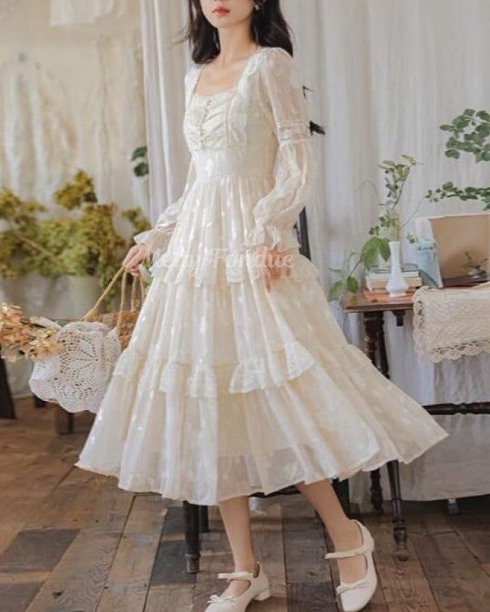 物語に迷い込んだお姫様のワンピース