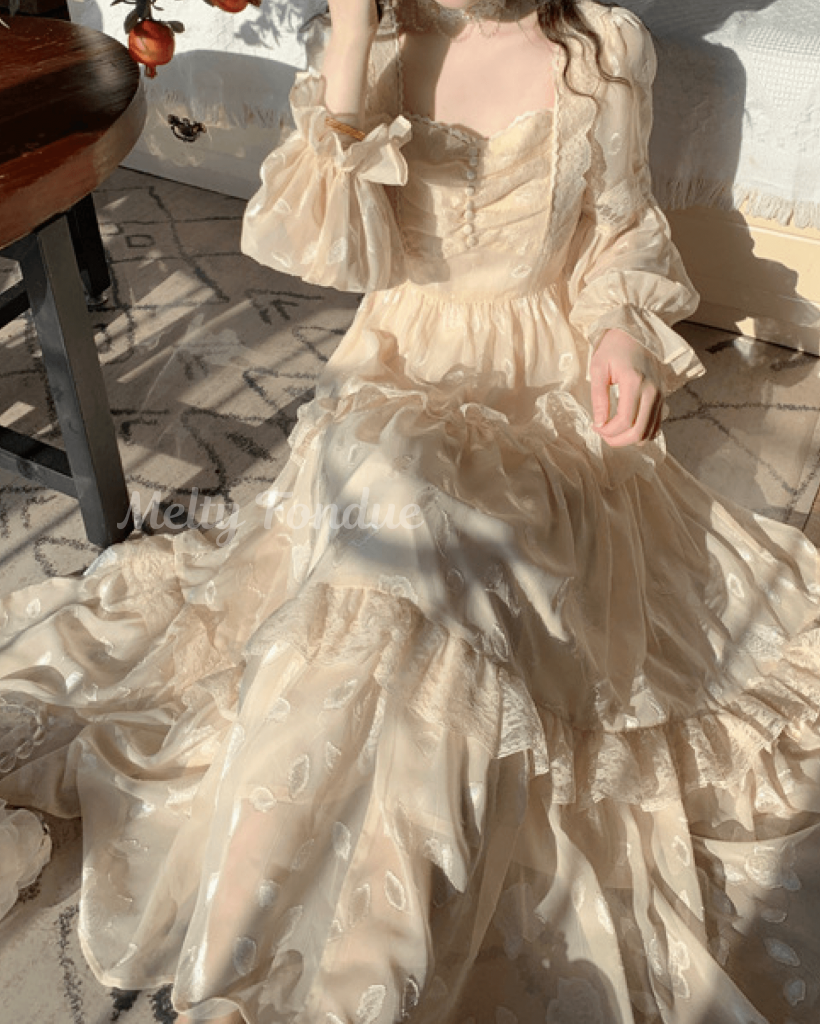 物語に迷い込んだお姫様のワンピース