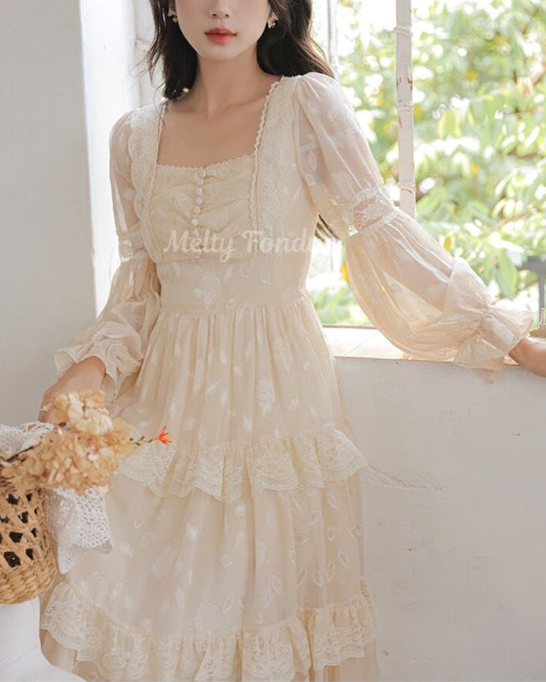 物語に迷い込んだお姫様のワンピース