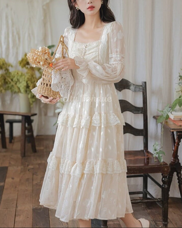 物語に迷い込んだお姫様のワンピース