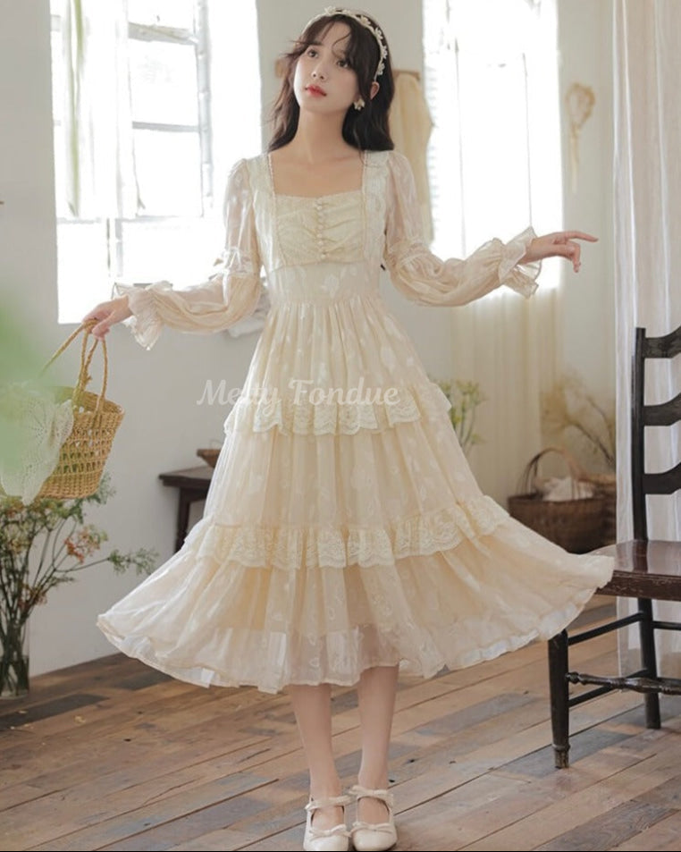 物語に迷い込んだお姫様のワンピース