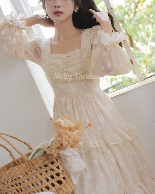 物語に迷い込んだお姫様のワンピース