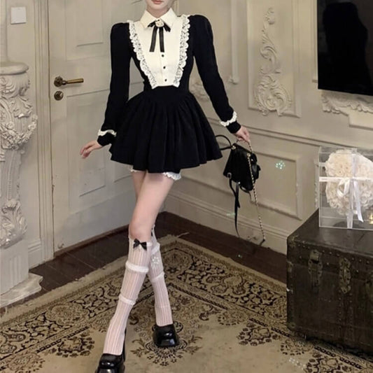 お嬢様が足を運ぶ展覧会のワンピース