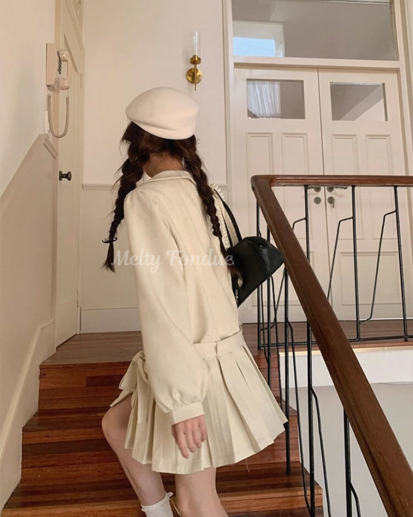 木漏れ日の物語を綴るお花柄コート