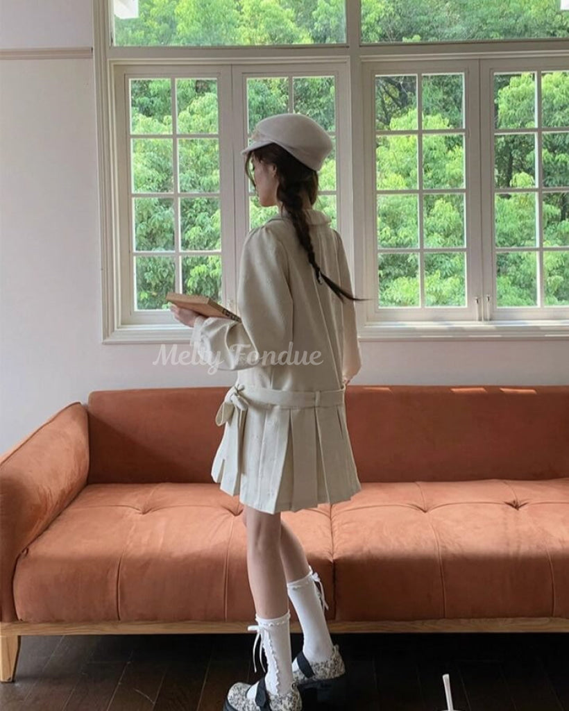 木漏れ日の物語を綴るお花柄コート