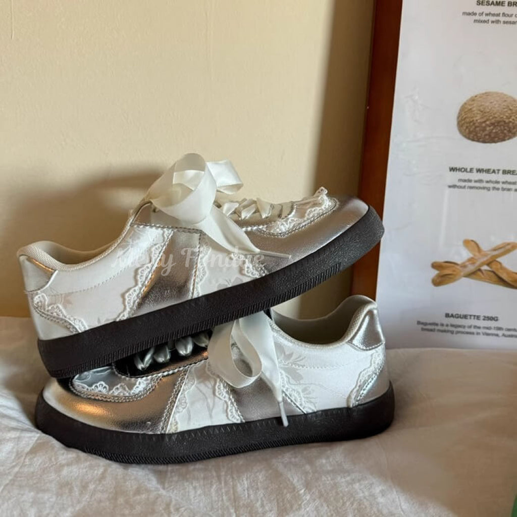 お城に咲いた夢の花シューズ（全3色）