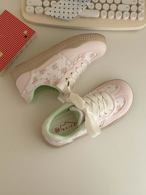 《レースがアクセント》おとぎの森のお花畑シューズ（全3色）