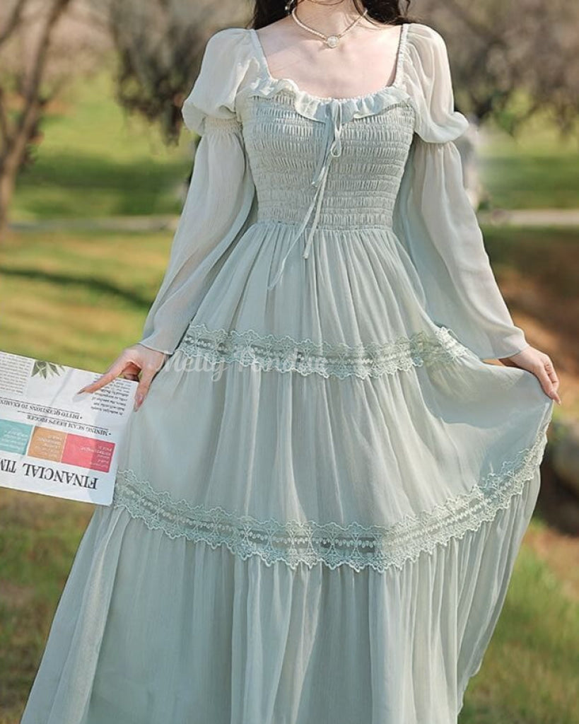 森の記憶を紡ぐクラシカルワンピース