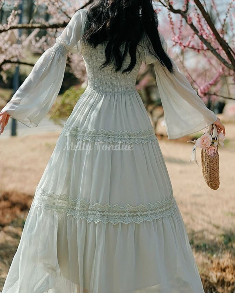森の記憶を紡ぐクラシカルワンピース