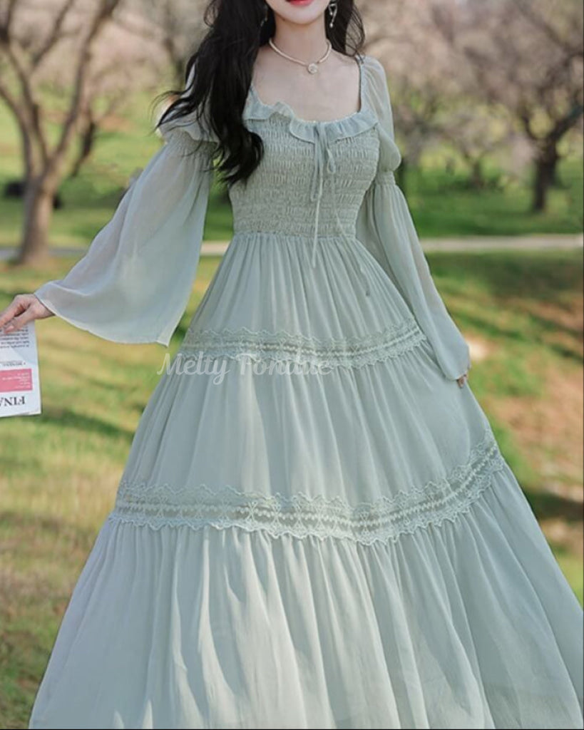 森の記憶を紡ぐクラシカルワンピース