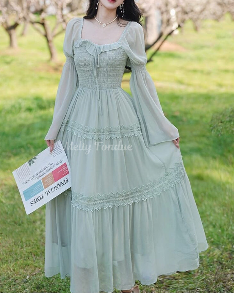 森の記憶を紡ぐクラシカルワンピース