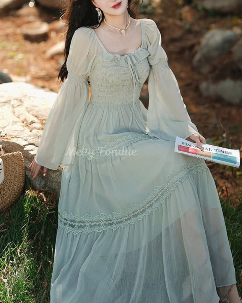 森の記憶を紡ぐクラシカルワンピース