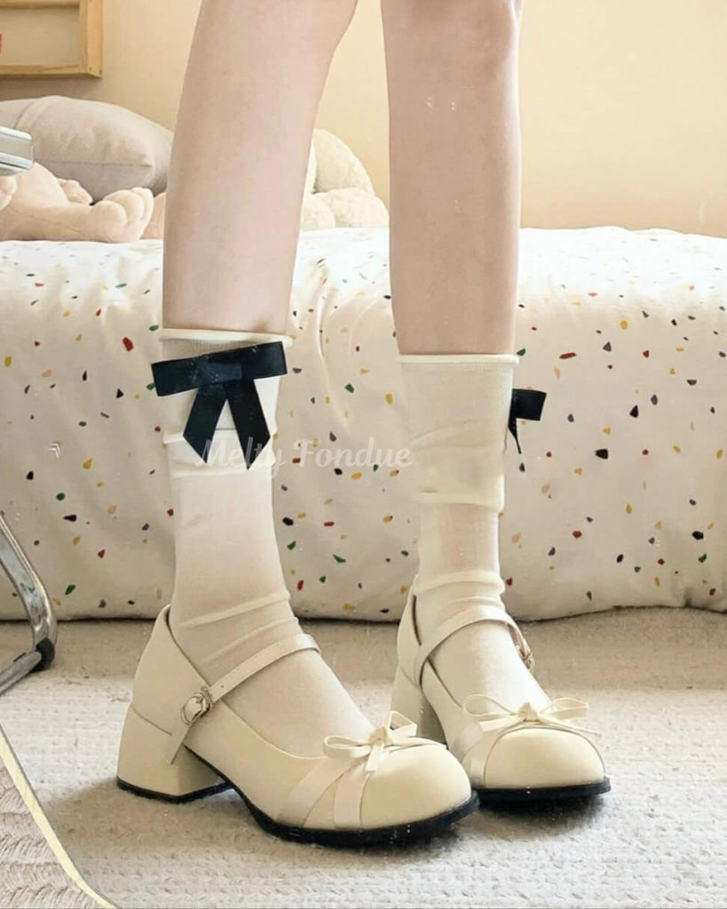 お城の鍵と純白のリボンシューズ