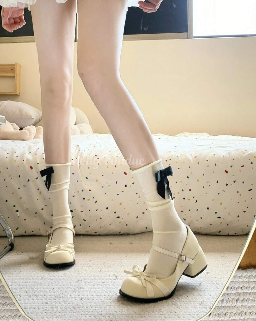 お城の鍵と純白のリボンシューズ