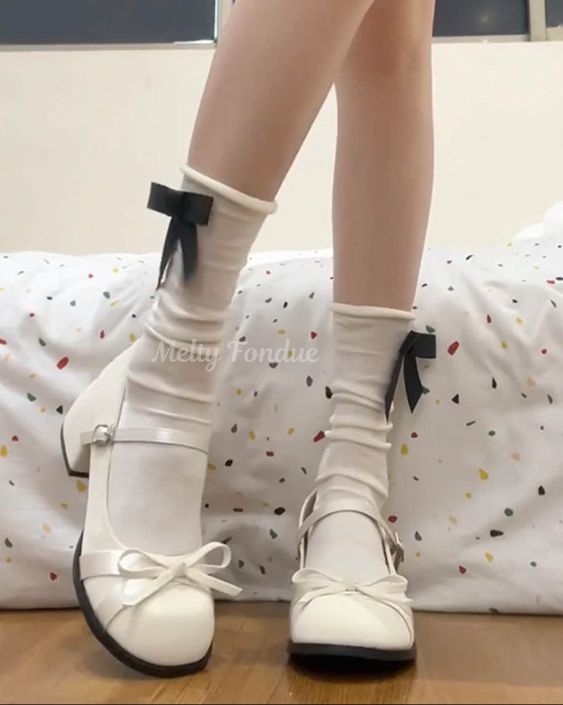 お城の鍵と純白のリボンシューズ