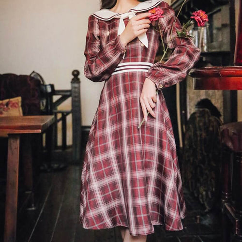 【深紅が似合う、上品な一枚】ワインレッドの筆先ワンピース