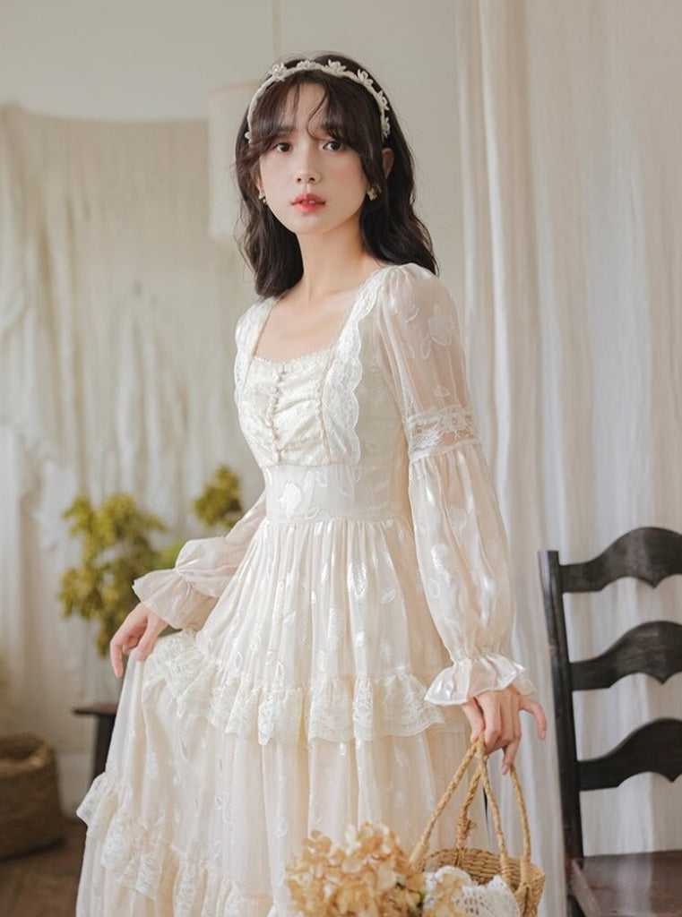 物語に迷い込んだお姫様のワンピース