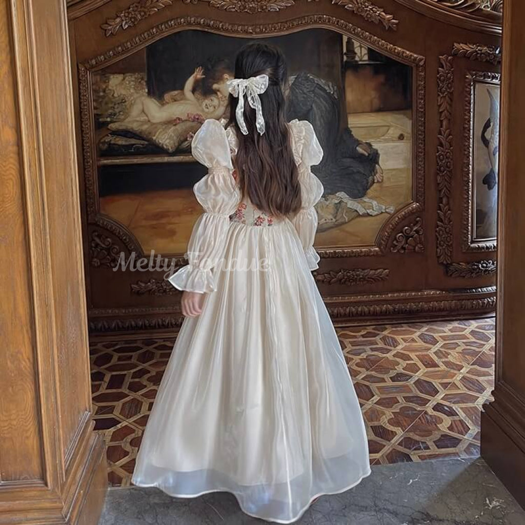 公式】《心ときめく、ロマンの瞬間》硝子の城のお姫様ワンピース