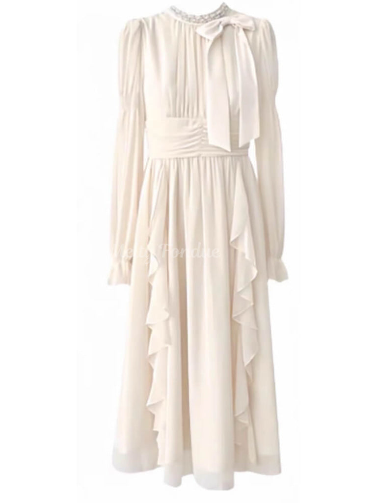 優美に咲く月光のワンピース