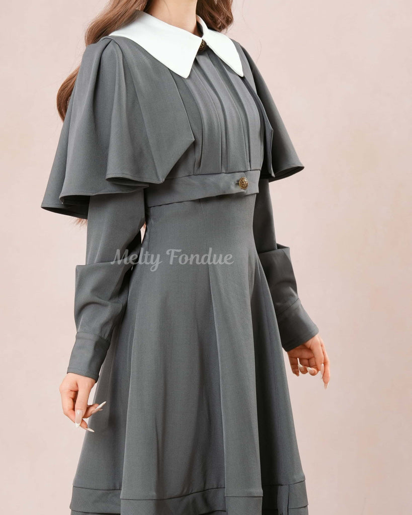 【一枚で主役級】午後の散歩道を歩くプリンセスワンピース