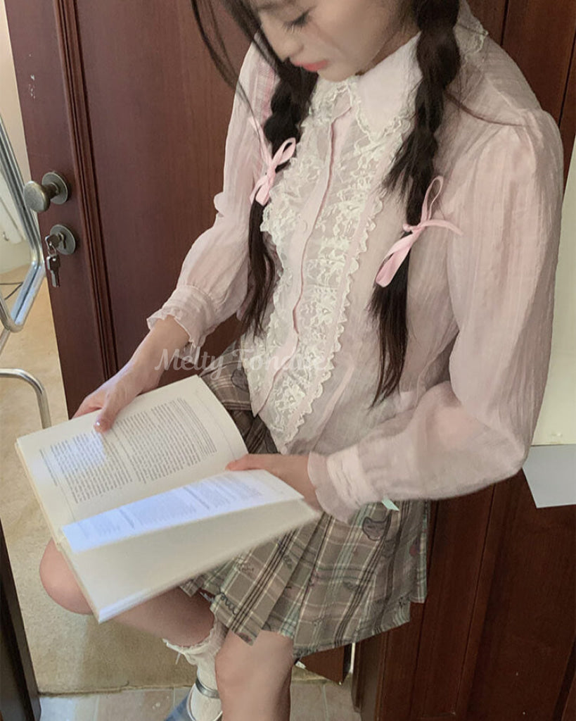 花かんむりのレースブラウス