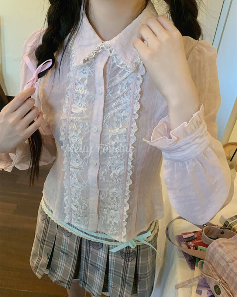 花かんむりのレースブラウス