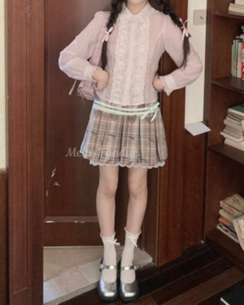 花かんむりのレースブラウス