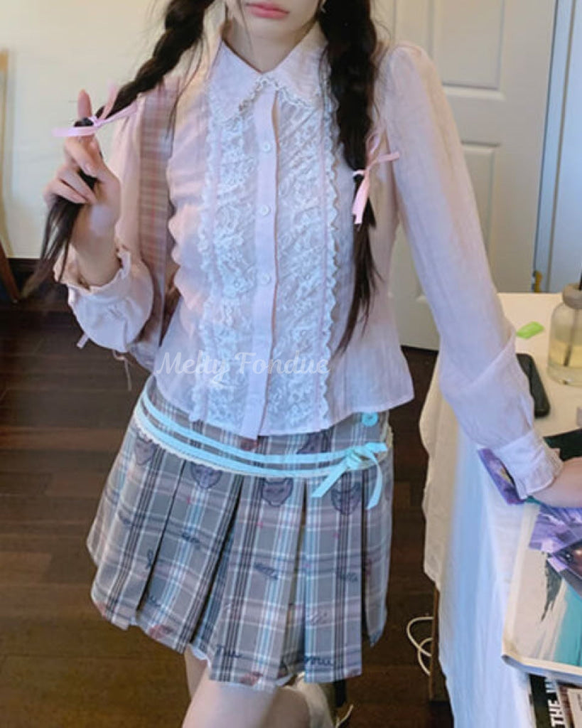 花かんむりのレースブラウス