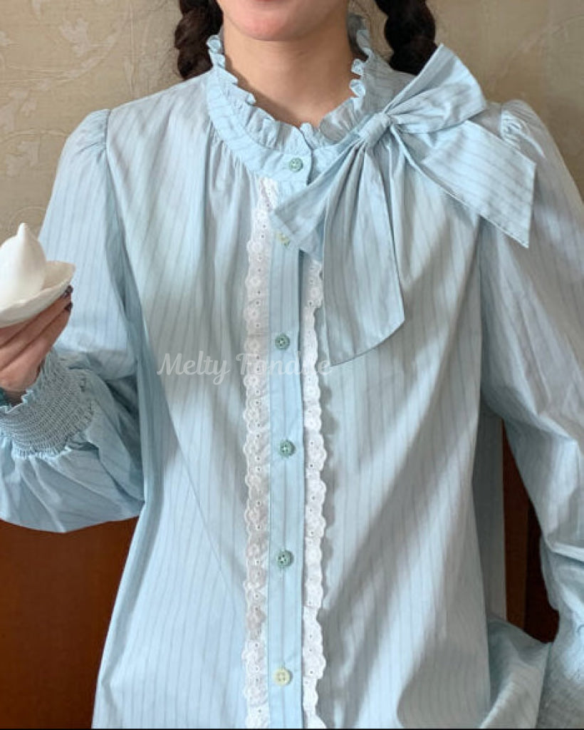 午後のティータイムに咲くお花ブラウス